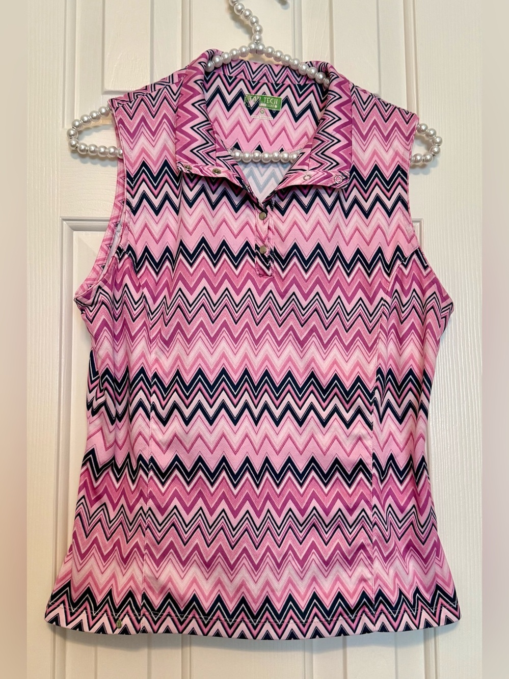 Athletic top - medium - Sleeveless athletic collared - Tail Tech - Pink black